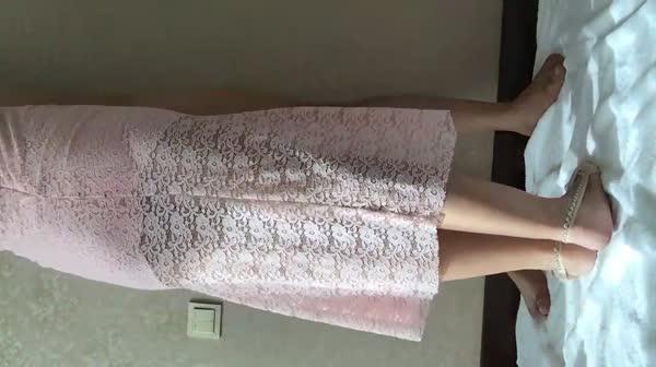 女神穿系带船袜玩弄老弟 用嫩足各种摩擦挤出奶水